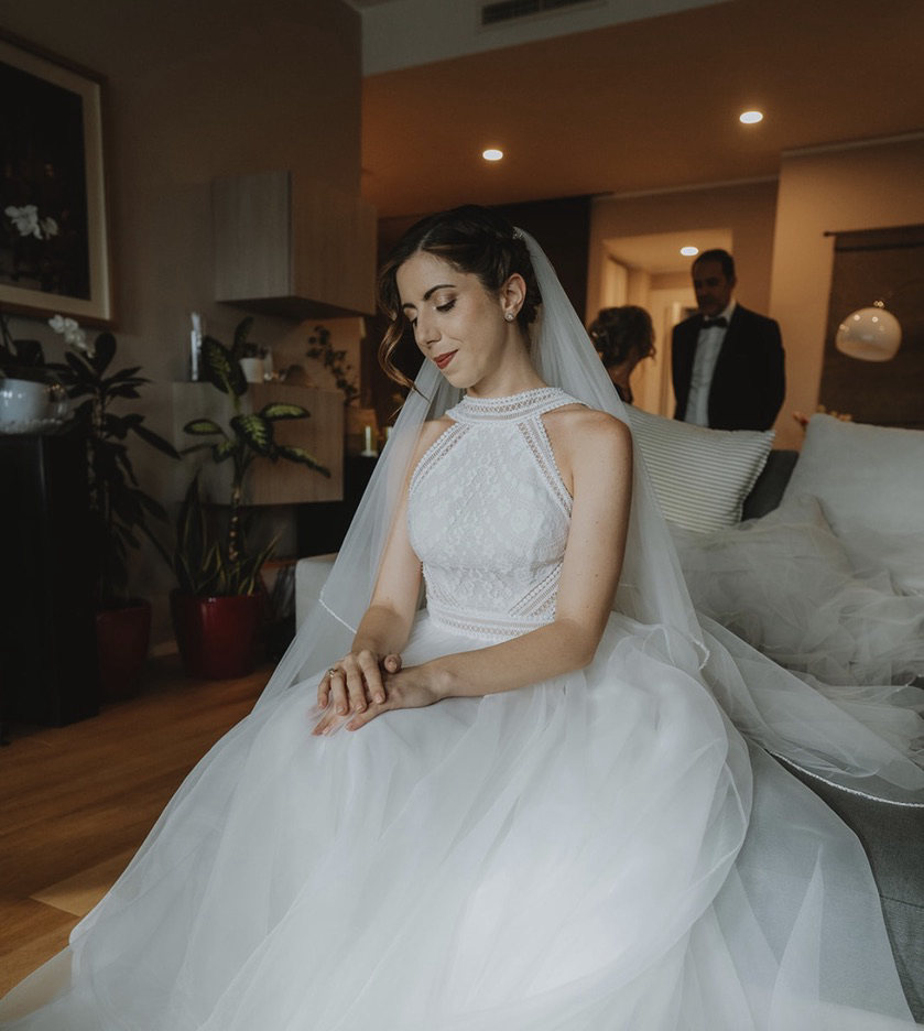 Applicazione del make-up sposa